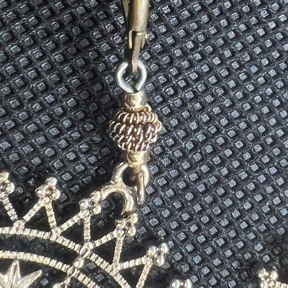 Express Mandala inspired aged gold toned rhinestone  round boho dangle earrings - Picture 6 of 7